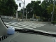 車は左折です。　徒歩は公園をつっきると近道。
